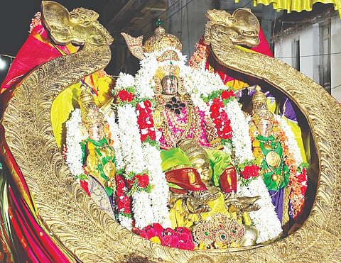  ಶ್ರೀ ದೇವಿಭೂದೇವಿ  ಸಮೇತ ಗರುಡಾರೂಢನಾದ ಶ್ರೀ ಚೆಲುವನಾರಾಯಣ ಸ್ವಾಮಿಗೆ ವಜ್ರಖಚಿತ ಶ್ರೀ ಕೃಷ್ಣರಾಜಮುಡಿಕಿರೀಟಧಾರಣ ಮಹೋತ್ಸವ.