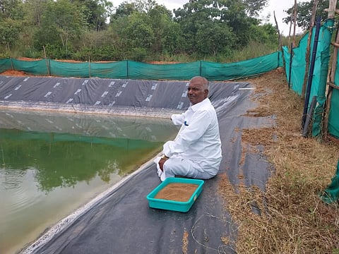 ಮೀನು ಕೃಷಿಯಲ್ಲಿ ತೊಡಗಿರುವ ಜವರನಾಯಕ