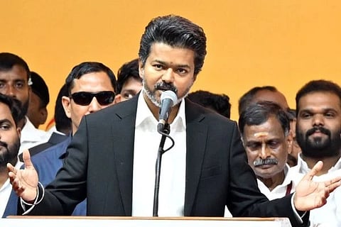 ಸಿಎಂ ವಿಜಯ್ ಬೆಂಬಲಿಸಿದ್ದ 21 ಶಾಸಕರಿಗೆ ಸಿಕ್ಕಿತು ಬಿಗ್ ರಿಲೀಫ್! ಸ್ಪೀಕರ್ ತೀರ್ಪಿನ ಹಿಂದೆ ಅಡಗಿದೆಯೇ AIADMKಯ ಭವಿಷ್ಯದ ಆಸಲಿ ರಹಸ್ಯ! 