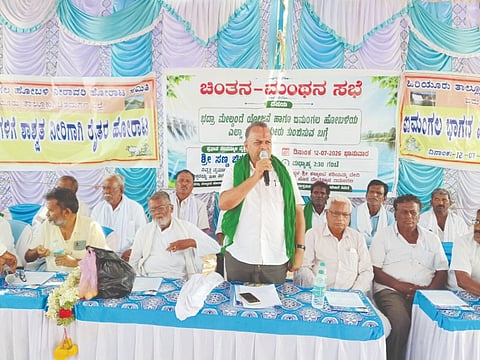 ಐಮಂಗಲದ ಶ್ರೀ ಕಲ್ಕುಂಟೆ ಕರಿಯಮ್ಮ ದೇವಿ ದೇವಸ್ಥಾನದಲ್ಲಿ ಅಪ್ಪರ್ ಭದ್ರ್ರಾ ನೀರಾವರಿ ಹೋರಾಟ ಸಮಿತಿ ಆಯೋಜಿಸಿದ್ದ ಚಿಂತನ ಮಂಥನ ಕಾರ್ಯಕ್ರಮದಲ್ಲಿ ನಿವೃತ್ತ ಪ್ರಧಾನ ಅಭಿಯಂತರ ಸಣ್ಣಚಿತ್ತಯ್ಯ ಮಾತನಾಡಿದರು. ಎನ್. ತಿಪ್ಪೀರಯ್ಯ, ಕೆ.ಟಿ. ತಿಪ್ಪೇಸ್ವಾಮಿ, ಹನುಮಂತರೆಡ್ಡಿ, ಡಿ.ಆರ್. ಆನಂದಪ್ಪ, ಬಿ.ಟಿ. ಶಾಂತಣ್ಣ, ಒ.ಜಿ. ಬಸವರಾಜ್ ಇತರರು ಇದ್ದರು. Bhadra
