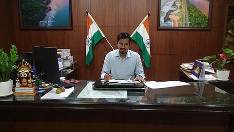 ಉಡುಪಿಯ ಡಿಸಿ ಕಚೇರಿ ಸಂಕೀರ್ಣದಲ್ಲಿರುವ ತಮ್ಮ ಕಚೇರಿಯಲ್ಲಿ ಅಬೀದ್​ ಗದ್ಯಾಳ್​ ಅವರು ಗೌತಮ ಬುದ್ಧ ಜಯಂತಿ ಆಚರಣೆಯ ಪೂರ್ವಭಾವಿ ಸಭೆ ನಡೆಸಿದರು.