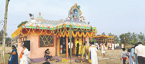 ಮಾವನೂರು ಗ್ರಾಮದಲ್ಲಿರುವ ಶ್ರೀ ವೀರಭದ್ರಸ್ವಾಮಿಯ ದೇವಾಲಯ.