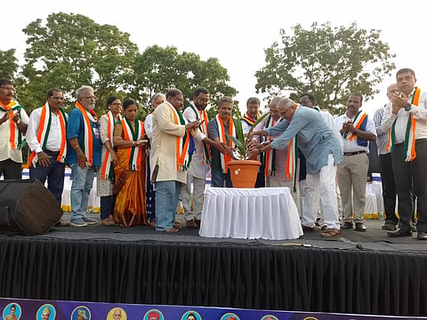 ಉಡುಪಿಯಲ್ಲಿ ಆಯೋಜಿಸಿದ್ದ ದೇಶಾಭಿಮಾನಿ ಸಮಾವೇಶವನ್ನು ಮಾವಳ್ಳಿ ಶಂಕರ್ ಉದ್ಘಾಟಿಸಿದರು. ಮಹಮ್ಮದ್ ಮೌಲಾ, ಪ್ರೊ. ಕೆ. ಫಣಿರಾಜ್, ಸುಂದರ್ ಮಾಸ್ಟರ್, ಡಾ.ಎಚ್.ಎಸ್. ಶೆಟ್ಟಿ, ಟಿ. ಮಂಜುನಾಥ್ ಗಿಳಿಯಾರು, ಕೆ.ಎಲ್. ಅಶೋಕ್ ಇತರರಿದ್ದರು.