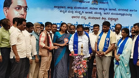 ಮಂಡ್ಯ ನಗರದಲ್ಲಿ ಆಯೋಜಿಸಿದ್ದ ಸಂವಿಧಾನಶಿಲ್ಪಿ ಡಾ.ಬಿ.ಆರ್.ಅಂಬೇಡ್ಕರ್ ಜನ್ಮದಿನಾಚರಣೆಯನ್ನು ಜಿಲ್ಲಾ ಉಸ್ತುವಾರಿ ಸಚಿವ ಎನ್.ಚಲುವರಾಯಸ್ವಾಮಿ ಉದ್ಘಾಟಿಸಿದರು.