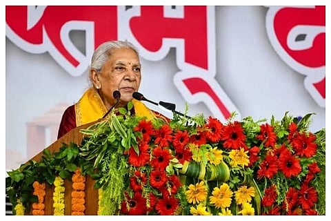  UP Governor Anandiben Patel, Expert Mother remark