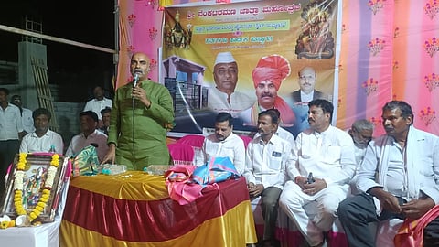 ಫರಹತಾಬಾದ್​ ಗ್ರಾಮದ ವೆಂಕಟರಮಣ ದೇವಸ್ಥಾನದ ರಥೋತ್ಸವ, ದ್ವಾರಬಾಗಿಲು ಉದ್ಘಾಟನಾ ಕಾರ್ಯಕ್ರಮದಲ್ಲಿ ಪಾಲ್ಗೊಂಡಿದ್ದ  ಕೆಕೆಆರ್​ಟಿಸಿ ಅಧ್ಯಕ್ಷ ಅರುಣಕುಮಾರ ಎಂ.ವೈ. ಪಾಟೀಲ್​ ಮಾತನಾಡಿದರು. ಕನಕಪ್ಪ ಜಾಧವ,  ಕೇಶವ ಮೋಟಗಿ, ತಾಪಂ ಮಾಜಿ ಸದಸ್ಯ ನಾಗೇಂದ್ರಪ್ಪ ನಿಂಬರ್ಗಿ, ಗ್ರಾಪಂ ಮಾಜಿ ಸದಸ್ಯ ಚನ್ನಬಸಪ್ಪ ಸಜ್ಜನ ಇತರರಿದ್ದರು.