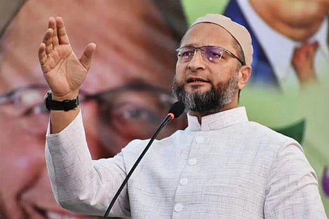 ನೆನಪಿನಲ್ಲಿ ಮದೀನಾ, ಕಣ್ಣಿನಲ್ಲಿ ಕಾಬಾ ಎಂದವರು ಈಗ ಬಾಬಾ ಜೊತೆ ಚಹಾ ಕುಡಿಯುತ್ತಿದ್ದಾರೆ!: ಟಿಎಂಸಿ ರೆಬೆಲ್ಸ್ ವಿರುದ್ಧ ಓವೈಸಿ ವಾಗ್ದಾಳಿ!