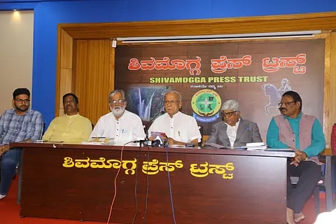 ಟಿ.ಆರ್.ಅಶ್ವತ್ಥ್‌ನಾರಾಯಣ ಶೆಟ್ಟಿ ಅಭಿನಂದನಾ ಸಮಿತಿ ಕಾರ್ಯಾಧ್ಯಕ್ಷ ಡಾ. ಪಿ.ನಾರಾಯಣ ಮಾತನಾಡಿದರು. ಕೆ.ಬಸಪ್ಪ ಗೌಡ, ಡಾ. ಸತೀಶ್‌ಕುಮಾರ್ ಶೆಟ್ಟಿ, ಉಮೇಶ್ ಆರಾಧ್ಯ,  ಎಚ್.ಯು.ವೈದ್ಯನಾಥ್, ಸಿ.ಎಂ.ನೃಪತುಂಗ ಸುದ್ದಿಗೋಷ್ಠಿಯಲ್ಲಿದ್ದರು.
