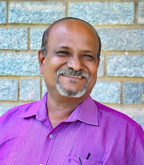 ಲೇಖಕ ಡಾ. ಅಮ್ಮಸಂದ್ರ ಸುರೇಶ್ ಅವರಿಗೆ ಸಾರಂಗಿ ವೆಂಕಟರಾಮಯ್ಯ ಪುಟ್ಟಚ್ಚಮ್ಮ ಸ್ಮಾರಕ ದತ್ತಿ ಪ್ರಶಸ್ತಿ 