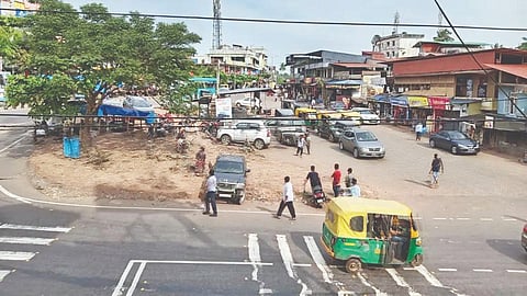  ಕುಂಬಳೆ ಬಸ್ ನಿಲ್ದಾಣ.