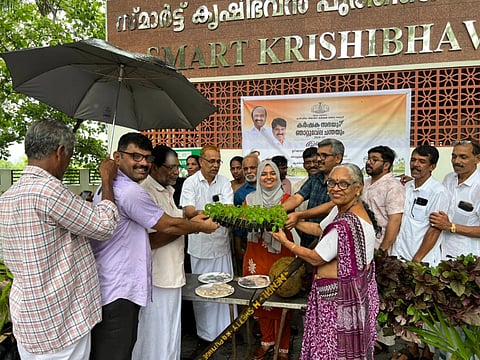  ಕೃಷಿಕರ ಸಭೆಯಲ್ಲಿ ಬದಿಯಡ್ಕ ಗ್ರಾಮ ಪಂಚಾಯಿತಿ ಉಪಾಧ್ಯಕ್ಷೆ ಅಶ್ವಿನಿ ಕೆ.ಎಂ. ಮಾತನಾಡಿದರು. ರಾಮಪ್ಪ ಮಂಜೇಶ್ವರ, ಖಾದರ್ ಮಾನ್ಯ, ಹಮೀದ್ ಕೆಡೆಂಜಿ ಇತರರು ಇದ್ದರು.