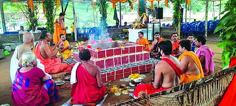  ಕುಳೂರು ಸಂತಡ್ಕ ಕ್ಷೇತ್ರದಲ್ಲಿ ಯೋಗೀಶ್ ಕಲ್ಯಾಣತ್ತಾಯ ಕುಳೂರು, ಅನಂತನಾರಾಯಣ ಭಟ್ ಪರಕ್ಕಜೆ ನೇತೃತ್ವದಲ್ಲಿ ರುದ್ರಯಾಗ, ಗಿರಿಜಾ ಕಲ್ಯಾಣೋತ್ಸವ ನಡೆಯಿತು. 