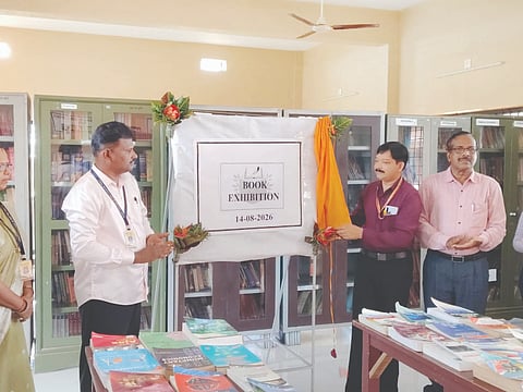 ನಾಲಂದ ಕಾಲೇಜಿನಲ್ಲಿ ನಡೆದ ರಾಷ್ಟ್ರೀಯ ಗ್ರಂಥಪಾಲಕರ ದಿನಾಚರಣೆಯಲ್ಲಿ ಪುಸ್ತಕ ಪ್ರದರ್ಶನ ಉದ್ಘಾಟಿಸಲಾಯಿತು. ಗ್ರಂಥಪಾಲಕ ರಾಮ ಕೆ., ಪ್ರಾಂಶುಪಾಲ ಡಾ.ಮೋಹನ್ ಕುಂಟಾರ್, ಉಪಪ್ರಾಂಶುಪಾಲ ಶಂಕರ ಖಂಡಿಗೆ ಉಪಸ್ಥಿತರಿದ್ದರು.  