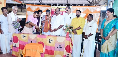  ಕುರುಮುಜ್ಜಿಕಟ್ಟೆ ಶ್ರೀ ಧರ್ಮಶಾಸ್ತಾ ಭಜನಾ ಮಂದಿರದಲ್ಲಿ ಸಭೆಯನ್ನು ರವಿರಾಜ ಉದ್ಘಾಟಿಸಿದರು. ರವೀಶ ತಂತ್ರಿ ಕುಂಟಾರು, ಸಂಜೀವ ಶೆಟ್ಟಿ ಮೊಟ್ಟೆಕುಂಜೆ ಮೊದಲಾದವರಿದ್ದರು.  