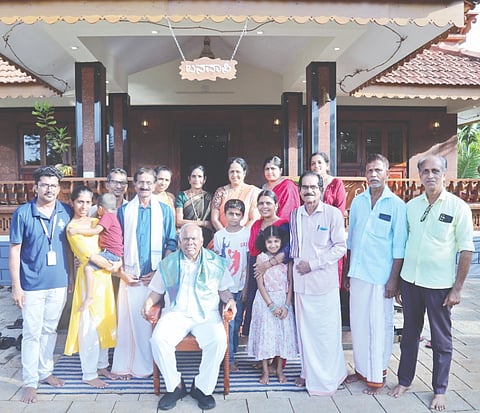  ‘ಬನವಾಸಿಯಲ್ಲೊಂದು ಸಿಂಧ್ಯಾ ಸಂಜೆ’ ಕಾರ್ಯಕ್ರಮ ಸಂದರ್ಭ ಪಿ.ಜಿ.ಆರ್.ಸಿಂಧ್ಯಾ ಅವರನ್ನು ಗೌರವಿಸಲಾಯಿತು. ಕರ್ನಾಟಕ ರಾಜ್ಯ ಸ್ಕೌಟಿಂಗ್ ಸಂಯೋಜಕ ಭರತ್ ರಾಜ್, ಬನವಾಸಿಯ ಡಾ.ರತ್ನಾಕರ ಮಲ್ಲಮೂಲೆ ಮೊದಲಾದವರಿದ್ದರು.  
