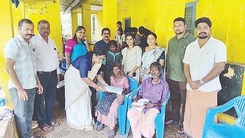   ಓಣಂ ಹಬ್ಬದ ಪ್ರಯುಕ್ತ ಉನ್ನತಿಯ ಸದಸ್ಯರಿಗೆ ಓಣಂ ಹಬ್ಬದ ಉಡುಗೊರೆ ನೀಡಲಾಯಿತು. ಅಶ್ವಿನಿ ಕೆ.ಎಂ., ಅವಿನಾಶ್ ರೈ,  ಶ್ಯಾಮಪ್ರಸಾದ ಸರಳಿ, ಉದನೇಶ್ವರ, ಶರತ್ ಕುಮಾರ್ ಶೆಟ್ಟಿ ಮೊದಲಾದವರಿದ್ದರು.
