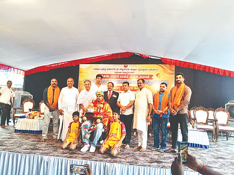  ಭಾರತ ಕಬಡ್ಡಿ ತಂಡದ ನಾಯಕ ಪವನ್ ಶೆಹ್ರಾವತ್‌ರನ್ನು ಗೌರವಿಸಲಾಯಿತು. ಶಾಸಕ ಹರೀಶ್ ಪೂಂಜ, ಡಾ.ಪದ್ಮಪ್ರಸಾದ ಅಜಿಲ, ರಾಷ್ಟ್ರೀಯ ಕಬಡ್ಡಿ ಆಟಗಾರ ಸುಕೇಶ್ ಹೆಗ್ಡೆ ಇತರರಿದ್ದರು.