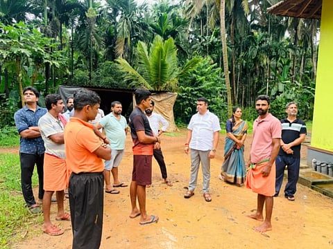  ಮಳೆಯಿಂದ ಹಾನಿಗೀಡಾದ ಮನೆಗಳಿಗೆ ಶಾಸಕ ಹರೀಶ್ ಪೂಂಜ ಭೇಟಿ ನೀಡಿ ಪರಿಶೀಲಿಸಿದರು.