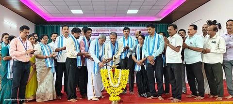  ಜನಜಾಗೃತಿ ವೇದಿಕೆಯ ಸ್ಥಾಪಕಾಧ್ಯಕ್ಷ ಕೆ.ವಸಂತ್ ಸಾಲ್ಯಾನ್ ಮದ್ಯವರ್ಜನ ಶಿಬಿರ ಉದ್ಘಾಟಿಸಿದರು. ಅಂಥೋನಿ ಫರ್ನಾಂಡಿಸ್, ಪ್ರಶಾಂತ್ ಸುವರ್ಣ ಮೊದಲಾದವರಿದ್ದರು.