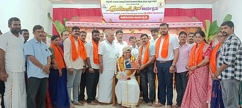  ಬೆಳ್ತಂಗಡಿ ಕುಲಾಲ ಮಂದಿರದಲ್ಲಿ ಶಾಸಕ ಹರೀಶ್ ಪೂಂಜ ಅವರನ್ನು ಗೌರವಿಸಲಾಯಿತು. ಪ್ರಮುಖರಾದ ವಿಶ್ವನಾಥ ಮೂಲ್ಯ, ಯಾದವ ಮೂಲ್ಯ, ಪ್ರಮೋದ್ ಕುಲಾಲ್ ಮೊದಲಾದವರಿದ್ದರು.  