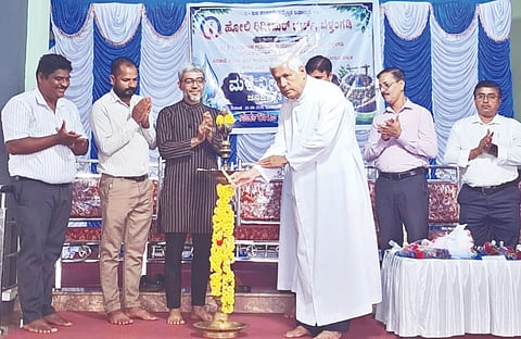  ಮಳೆ ನೀರು ಕೊಯ್ಲು ಜನಜಾಗೃತಿ ಅಭಿಯಾನವನ್ನು ವಾಲ್ಟರ್ ಡಿಮೆಲ್ಲೋ ಉದ್ಘಾಟಿಸಿದರು. ಅಶ್ರಫ್ ಆಲಿಕುಂಞಿ, ಕ್ಲಿರ್ಫಡ್ ಸೈಮನ್ ಪಿಂಟೊ, ವಿನ್ಸೆಂಟ್ ಲೋಬೋ, ತೋಮಸ್ ಪಿಂಟೊ ಉಪಸ್ಥಿತರಿದ್ದರು.