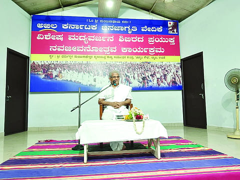 ಡಾ.ಡಿ.ವೀರೇಂದ್ರ ಹೆಗ್ಗಡೆ.