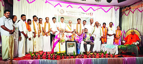 ಪಜಿರಡ್ಕ ಶ್ರೀ ಸದಾಶಿವೇಶ್ವರ ಕ್ಷೇತ್ರಕ್ಕೆ ಪುಷ್ಪರಥ ಹಾಗೂ ಧ್ವಜಸ್ತಂಭವನ್ನು ನೀಡಿದ ದಾನಿಗಳಾದ ಸುಕನ್ಯಾ ಮತ್ತು ಡಿ.ಜಯರಾಮ ರಾವ್ ದಂಪತಿಯನ್ನು ಗೌರವಿಸಲಾಯಿತು. ಪ್ರಮುಖರಾದ ಶರತ್‌ಕೃಷ್ಣ ಪಡುವೆಟ್ನಾಯ, ರಕ್ಷಿತ್ ಶಿವರಾಂ, ಸಂಪತ್ ಸುವರ್ಣ ಮೊದಲಾದವರಿದ್ದರು.