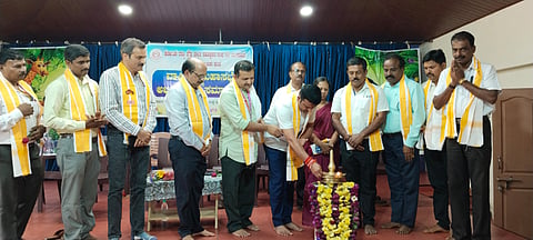ಪ್ರತಿಭಾ ಪುರಸ್ಕಾರ ಕಾರ್ಯಕ್ರಮವನ್ನು ಶಾಸಕ ಹರೀಶ್ ಪೂಂಜ ಉದ್ಘಾಟಿಸಿದರು. ಮಹಮ್ಮದ್ ರಿಯಾಜ್, ವೆಂಕಟೇಶ್ ತುಳುಪುಳೆ, ಹೇಮಲತಾ, ರಾಜೇಂದ್ರ ಕೃಷ್ಣ, ಜಯರಾಜ ಜೈನ್ ಮತ್ತಿತರರಿದ್ದರು.