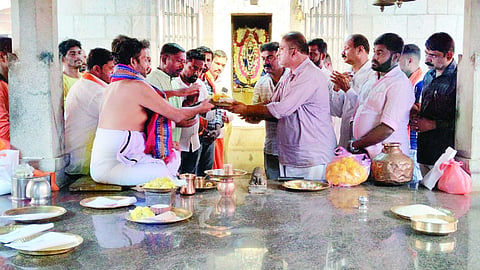  ವಿಶ್ವ ಹಿಂದು ಪರಿಷದ್, ಬಜರಂಗದಳ ಬೆಳ್ತಂಗಡಿ ಪ್ರಖಂಡದ ವತಿಯಿಂದ ನಾಳ ಶ್ರೀ ದುರ್ಗಾಪರಮೇಶ್ವರಿ ದೇವಸ್ಥಾನದಲ್ಲಿ ಸಾಮೂಹಿಕ ಪ್ರಾರ್ಥನೆ ಸಲ್ಲಿಸಲಾಯಿತು.