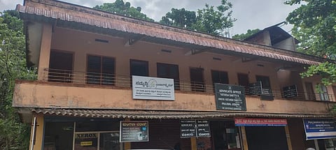 ಕಳ್ಳತನ ನಡೆದ ಬೆಳ್ತಂಗಡಿ ಕೋರ್ಟ್ ರಸ್ತೆಯ ಧರ್ಮಶ್ರೀ ಬಿಲ್ಡಿಂಗ್.