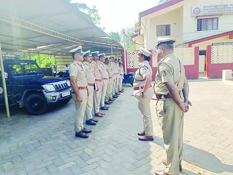 ನೂತನ ಡಿವೈಎಸ್ಪಿಯಾಗಿ ನೇಮಕಗೊಂಡ ರೋಹಿನಿ ಸಿ.ಕೆ. ಅವರನ್ನು ಸ್ವಾಗತಿಸಲಾಯಿತು.