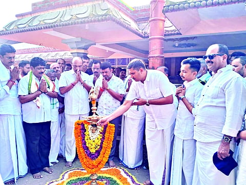 ಶ್ರೀ ಕ್ಷೇತ್ರ ಧರ್ಮಸ್ಥಳ ಲಕ್ಷ ದೀಪೋತ್ಸವ ಪ್ರಯುಕ್ತ ಉಜಿರೆಯಿಂದ ಧರ್ಮಸ್ಥಳಕ್ಕೆ 13ನೇ ವರ್ಷದ ಭಕ್ತಿ ಭಜನೆಯ ಪಾದಯಾತ್ರೆಗೆ ಚಾಲನೆ ನೀಡಲಾಯಿತು.