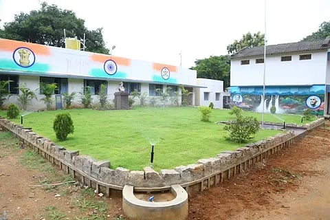 ಹಚ್ಚ ಹಸಿರು, ಸುಣ್ಣ-ಬಣ್ಣದಿಂದ ಕಂಗೊಳಿಸುತ್ತಿರುವ ಶಿವಮೊಗ್ಗ ಬಿಇಒ ಕಚೇರಿ.