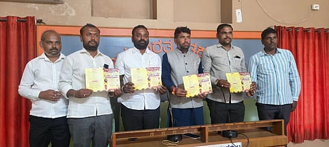 ಬಾಗಲಕೋಟೆ ನಗರದ ಪ್ರೆಸ್‌ಕ್ಲಬ್‌ನಲ್ಲಿ ಹಿಂದುಳಿದ ವರ್ಗಗಳ ನಾಯಕ ವೀರಣ್ಣ ಹಳೆಗೌಡರ ಸುದ್ದಿಗೋಷ್ಠಿಯಲ್ಲಿ ಮಾತನಾಡಿದರು.  ಮುಖಂಡರಾದ ಸುರೇಶ ಹಡಪದ, ವಿನಯ ಭರಮಗೌಡ, ಹಣಮಂತ ಮಡಿವಾಳ ಹಾಗೂ ಸಂಗಮೇಶ ಹೂಗಾರ ಇದ್ದರು. 