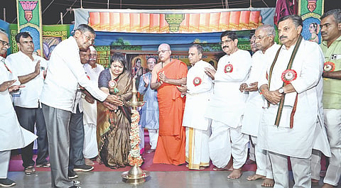 ಬಾಗಲಕೋಟೆ ನಗರದ ಕಲಾಭವನದಲ್ಲಿ ಹೇಮರಡ್ಡಿ ಮಲ್ಲಮ್ಮ ಸೇವಾ ಸಮಿತಿ ಹಾಗೂ ರಡ್ಡಿ ಸಮಾಜದ ವಿವಿಧ ಸಂಘಟನೆಗಳ ಸಹಯೋಗದಲ್ಲಿ ಹಮ್ಮಿಕೊಂಡಿದ್ದ ಹೇಮರಡ್ಡಿ ಮಲ್ಲಮ್ಮನ 604ನೇ ಜಯಂತಿ ಕಾರ್ಯಕ್ರಮವನ್ನು ಮಾಜಿ ಶಾಸಕಿ, ಕೆಪಿಸಿಸಿ ಮಹಿಳಾ ಘಟಕದ ಅಧ್ಯಕ್ಷೆ ಸೌಮ್ಯ ರೆಡ್ಡಿ ಉದ್ಘಾಟಿಸಿದರು. ರಡ್ಡಿ ಗುರುಪೀಠದ ವೇಮನಾನಂದ ಸ್ವಾಮೀಜಿ, ಪ್ರದೀಪ ಗುರೂಜಿ, ಸಂಸದ ಪಿ.ಸಿ.ಗದ್ಧಿಗೌಡರ, ರಾಜ್ಯಸಭಾ ಸದಸ್ಯ ನಾರಾಯಣಸಾ ಭಾಂಡಗೆ, ವಿ.ಪ ಸದಸ್ಯ ಪಿ.ಎಚ್.ಪೂಜಾರ, ಮಹೇಶ ಕಕರೆಡ್ಡಿ ಸೇರಿ ಇತರರಿದ್ದರು. 