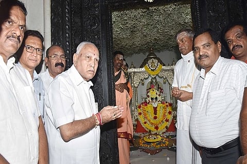 ಸಿದ್ಧಗಂಗೆ ಡಾ.ಶಿವಕುಮಾರಸ್ವಾಮೀಜಿ ಗದ್ದುಗೆ ದರ್ಶನ ಪಡೆದ ಬಿಎಸ್​ವೈ
