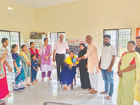  ಸಜೀಪ ಮುನ್ನೂರು ಗ್ರಾಪಂನಲ್ಲಿ ಜನ ಶಿಕ್ಷಣ ಟ್ರಸ್ಟ್ ಸಹಯೋಗದೊಂದಿಗೆ ಶೂನ್ಯ ಕಸ ನಿರ್ವಹಣೆ ಮತ್ತು ಸ್ವಚ್ಛತೆಯ ವಿಶೇಷ ಕುರಿತು ಮಾಹಿತಿ ಮತ್ತು ಪ್ರೇರಣಾ ಕಾರ್ಯಕ್ರಮ ನಡೆಯಿತು. ಶೀನ ಶೆಟ್ಟಿ, ಗೋಕುಲ್‌ದಾಸ್, ಅಸೀಫಾ ಬೇಗಂ ಇದ್ದರು.