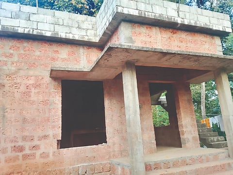  ಕಾಮಗಾರಿ ಪೂರ್ಣಗೊಳ್ಳದೆ ಉಳಿದಿರುವ ವನಿತಾ ಶೆಟ್ಟಿ ಅವರ ಹೊಸ ಮನೆ