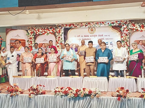  ಜಿಎಸ್‌ಬಿ ಸಮಾಜ ಹಿತರಕ್ಷಣಾ ವೇದಿಕೆ ಉಡುಪಿ ಆಶ್ರಯದಲ್ಲಿ ಹೊರತಂದಿರುವ ಡಾ.ಪಿ.ದಯಾನಂದ ಪೈ ಸಾರ್ಥಕ ಬದುಕಿನ ಸಾಕ್ಷಾತ್ಕಾರದ ಸಚಿತ್ರ ಸಂಚಿಕೆ ಬಿಡುಗಡೆ ಕಾರ್ಯಕ್ರಮ ನಡೆಯಿತು. ಪ್ರಮುಖರಾದ ಪ್ರಮೋದ್ ಭಟ್, ರವೀಂದ್ರ ಪೈ, ವಿದ್ಯಾ ಪೈ, ಎಸ್.ಎಸ್.ನಾಯಕ್ ಮೊದಲಾದವರಿದ್ದರು.  