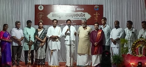  ಸಂಸ್ಕಾರ ಭಾರತಿ ದಕ್ಷಿಣ ಕನ್ನಡ ಜಿಲ್ಲಾ ಸಮಿತಿಯ ಆಶ್ರಯದಲ್ಲಿ ನಾಟ್ಯಂ ಅವಧಾರಯೇ ನಟರಾಜ ಪೂಜನ ಕಾರ್ಯಕ್ರಮ ನಡೆಯಿತು. ವಿದುಷಿ ಸೌಜನ್ಯಾ ಪಡುವೆಟ್ನಾಯ, ತಾರಾನಾಥ ಕೊಟ್ಟಾರಿ ಮೊದಲಾದವರಿದ್ದರು.