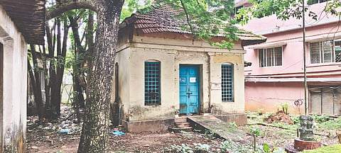 102 ವರ್ಷ ಪೂರೈಸಿರುವ ಉಪನೋಂದಣಿ ಕಚೇರಿಯ ಹಳೇ ಕಟ್ಟಡ.