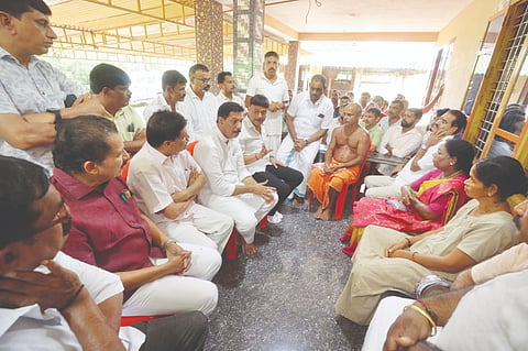 ಹತ್ಯೆಗೀಡಾದ ಲಾವಣ್ಯಾ ಮನೆಗೆ ಜನಪ್ರತಿನಿಧಿಗಳು ಭೇಟಿ ನೀಡಿ ಕುಟುಂಬಕ್ಕೆ ಸಾಂತ್ವನ ನೀಡಿದರು. ಶಾಸಕರಾದ ರಾಜೇಶ್ ನಾಯ್ಕ, ಉಮಾನಾಥ ಕೋಟ್ಯನ್, ಭಾಗಿರಥಿ ಮುರುಳ್ಯ, ಮಾಜಿ ಸಂಸದ ನಳೀನ್‌ಕುಮಾರ್ ಕಟೀಲ್ ಇದ್ದರು.