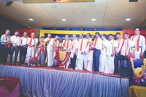 ದ.ಕ. ಜಿಲ್ಲಾ 28ನೇ ಕನ್ನಡ ಸಾಹಿತ್ಯ ಸಮ್ಮೇಳನ ಕಸಾಪ ಮಾಜಿ ಅಧ್ಯಕ್ಷ ಹರಿಕೃಷ್ಣ ಪುನರೂರು ಉದ್ಘಾಟಿಸಿದರು. ಸಮ್ಮೇಳನದ ನಿಕಟಪೂರ್ವ ಅಧ್ಯಕ್ಷ ಡಾ.ಪ್ರಭಾಕರ ಶಿಶಿಲ, ಸರ್ವಾಧ್ಯಕ್ಷ ಚಿದಂಬರ ಬೈಕಂಪಾಡಿ ಮೊದಲಾದವರಿದ್ದರು.