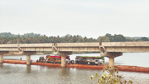  ಅಜಿಲಮೊಗರು-ಕಡೇಶ್ವಾಲ್ಯ ಸೌಹಾರ್ದ ಸೇತುವೆ.