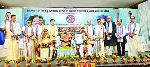 ಬಿ.ಸಿ.ರೋಡಿನಲ್ಲಿ ಧರ್ಮದರ್ಶಿ ಹರಿಕೃಷ್ಣ ಪುನರೂರು ಹಾಗೂ ಬೆಳ್ಳಿಪ್ಪಾಡಿ ರಮಾನಾಥ ರೈ ಅವರನ್ನು ಅಭಿನಂದಿಸಲಾಯಿತು.