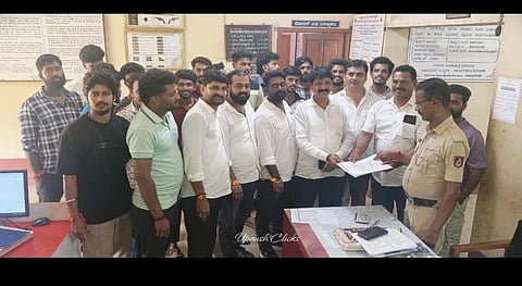  ಕೊಯಿಲ ಶ್ರೀ ಗುರುಗಣೇಶ ಭಜನಾ ಮಂಡಳಿ ನೇತೃತ್ವದಲ್ಲಿ ಪೊಲೀಸ್ ಠಾಣೆಗೆ ದೂರು ಅರ್ಜಿ ಸಲ್ಲಿಸಲಾಯಿತು. ಪ್ರಮುಖರಾದ ವಸಂತ ಕುಮಾರ್ ಅಣ್ಣಳಿಕೆ, ಜಗದೀಶ್ ಕೊಯಿಲ, ರಶ್ಮಿತ್ ಶೆಟ್ಟಿ ಮೊದಲಾದವರಿದ್ದರು.  