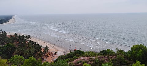  ಪಡುವರಿ ಗ್ರಾಮದ ಸೋಮೇಶ್ವರ ಕಡಲ ತೀರದ ವಿಹಂಗಮ ನೋಟ