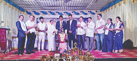 ಜೆಸಿಐ ಬೈಂದೂರು ಸಿಟಿ ಜೆಸಿ ಸಂಭ್ರಮ ಸಮಾರಂಭವನ್ನು ಬ್ರಹ್ಮಕುಮಾರಿ ಭಗಿನಿ ಬಿ.ಕೆ.ದೀಪಾ ಉದ್ಘಾಟಿಸಿದರು. ನಿಕಟಪೂರ್ವ ಜೆಸಿಐ ವಲಯಾಧ್ಯಕ್ಷ ಅಭಿಲಾಷ್ ಪಿ.ವಿ., ಜಿಪಂ ಮಾಜಿ ಸದಸ್ಯ ಎಸ್.ಮದನ ಕುಮಾರ್ ಉಪ್ಪುಂದ ಮೊದಲಾದವರಿದ್ದರು.