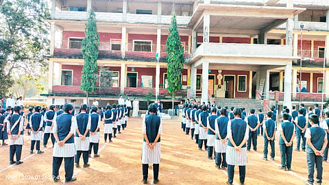 ಶಿರೂರಿನ ಜ್ಞಾನದಾ ಶೈಕ್ಷಣಿಕ ಸಂಸ್ಥೆಯಲ್ಲಿ ಸಂಸ್ಥೆ ಕಾರ್ಯದರ್ಶಿ ಧೀರಜ್ ಆರ್.ಶಿರೂರ್ಕರ್ ಗಣರಾಜ್ಯೋತ್ಸವದ ಧ್ವಜಾರೋಹಣ ನೆರವೇರಿಸಿದರು. ಖಜಾಂಚಿ ಚಂಪಾ ಆರ್.ಶಿರೂರ್ಕರ್, ಪ್ರಾಂಶುಪಾಲ ಡಾ.ರವಿದಾಸ್ ಶೆಟ್ಟಿ ಇದ್ದರು.  