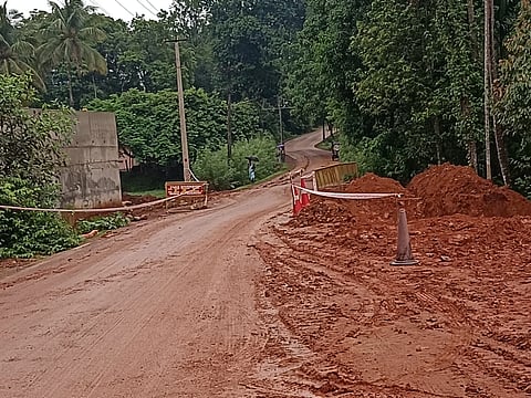  ಅರೆಬರೆ ಕಾಮಗಾರಿಯಿಂದ ಸಂಪೂರ್ಣ ಕೆಸರುಮಯವಾಗಿರುವ ಬೈಂದೂರು- ಕೊಲ್ಲೂರು ರಾಷ್ಟ್ರೀಯ ಹೆದ್ದಾರಿ.